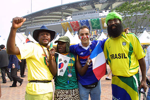 长期徘徊于 长期徘徊于